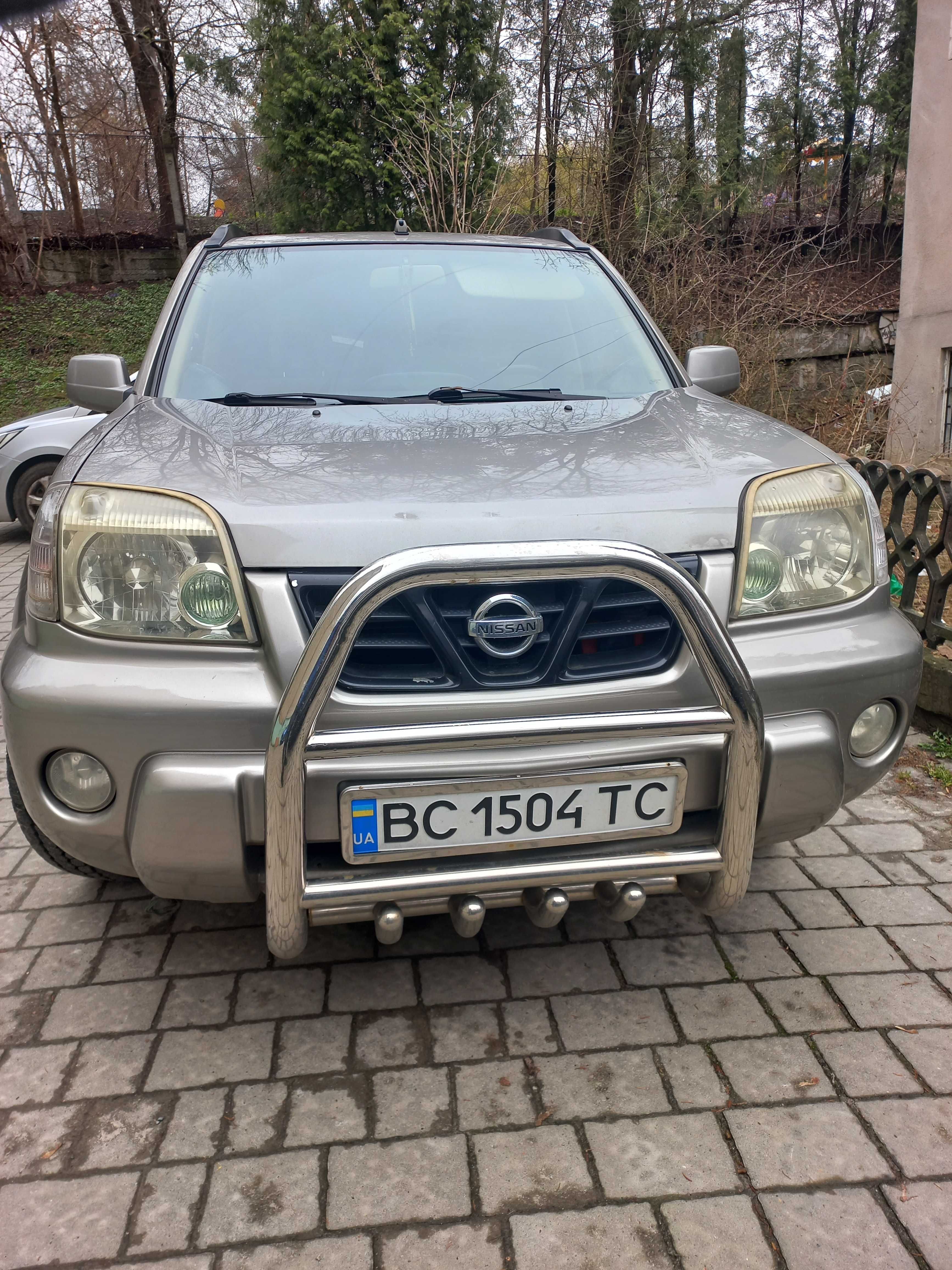 Nissan X-Trail кросовер