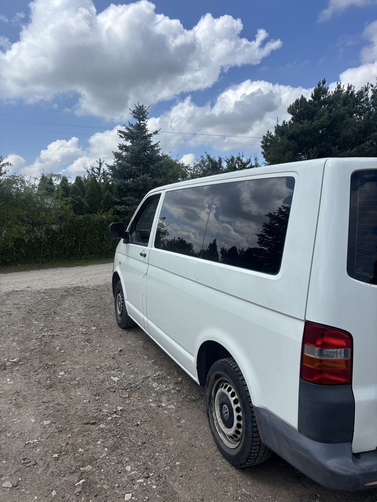 Sprzedam vw t5 transporter 8 osob