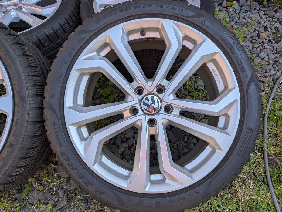 диски VW Mercedes Audi BMW Skoda 8Jx19 5x112 ET39 шини 245/40R19 зима