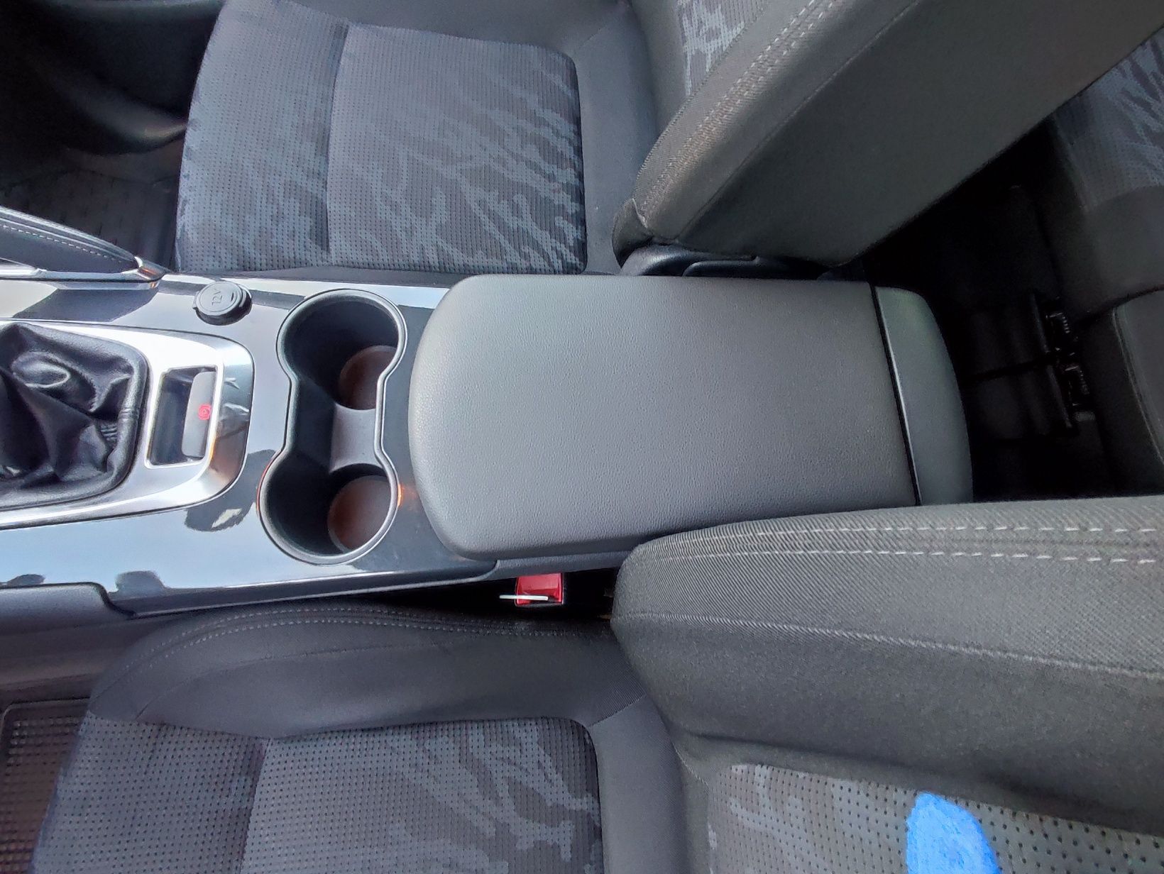 Продам Пежо 3008 1.6 MPI