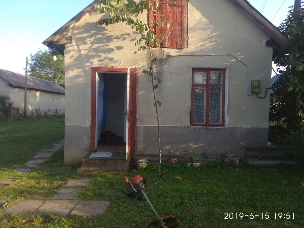 Продам будинок біля Львова