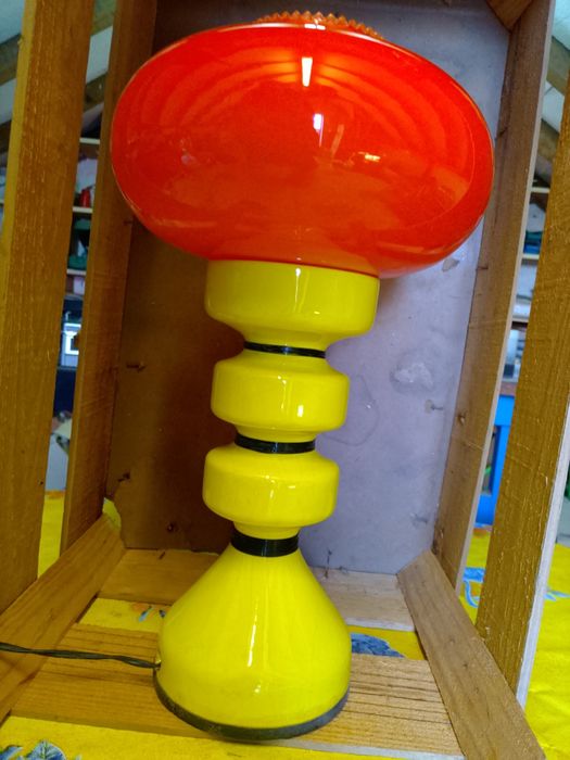 Candeeiro de mesa em loiça antigo