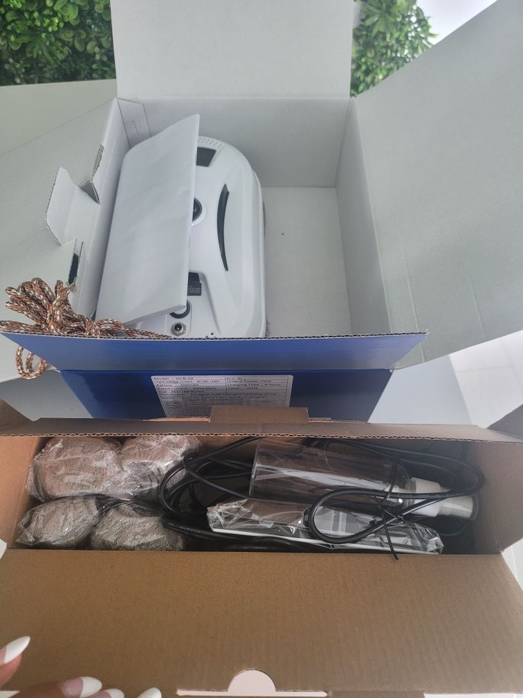 Robot  do mycia  szyb i kafli TANIO