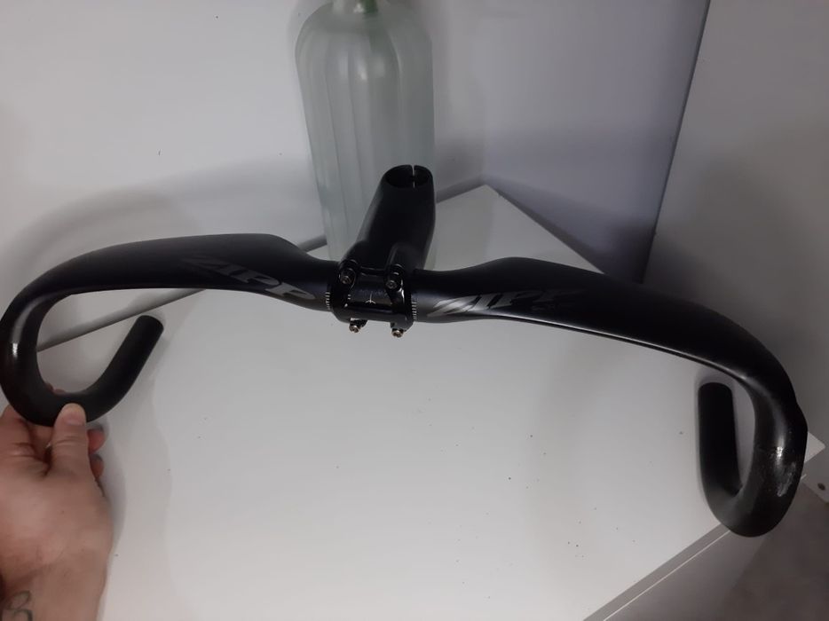 Guiador carbono marca Zippy sl aero