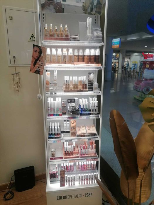 Expositor de maquilhagem Andreia Com ou Sem Maquilhagem