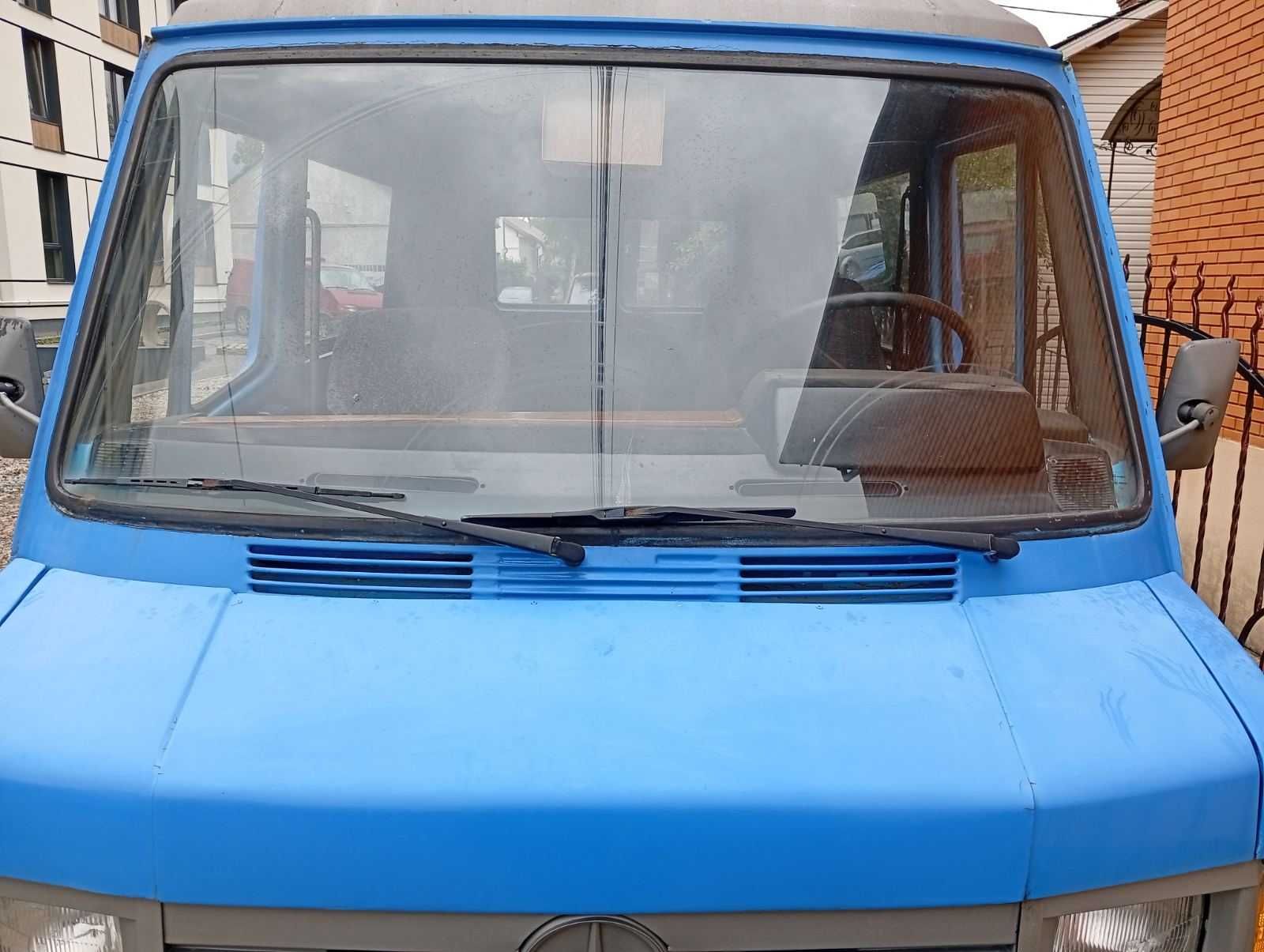 Mercedes-Benz 208D