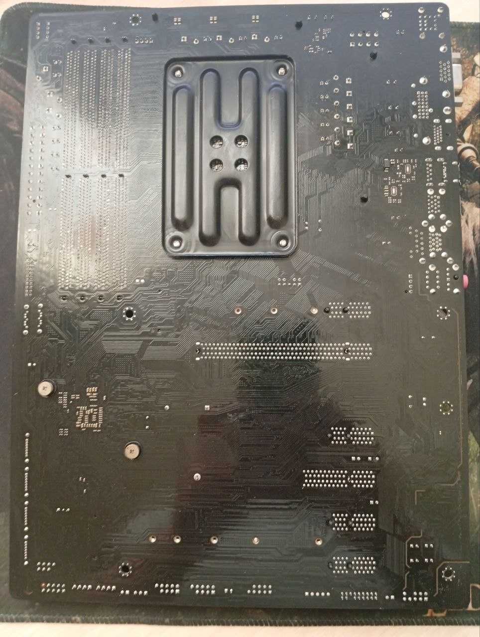 Материнская плата ASRock X370 Pro4