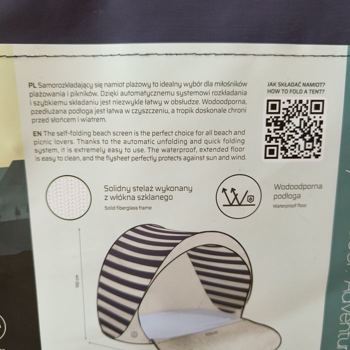 Namiot plażowy z zamkiem.