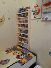 Полка для книг, вместительная и удобная для детей