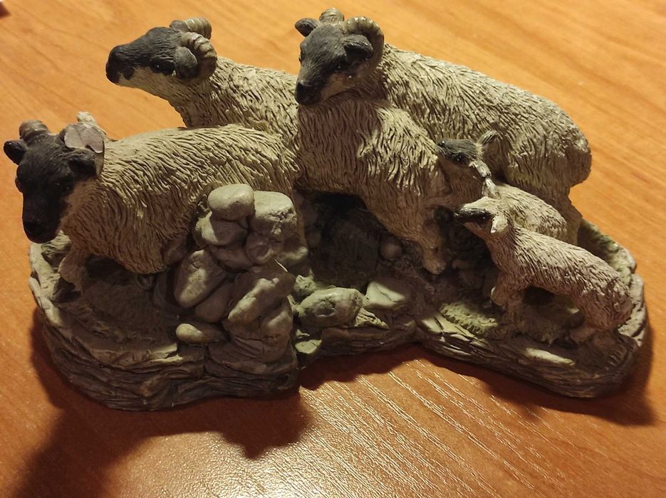 Фигурная статуэтка "Семья"