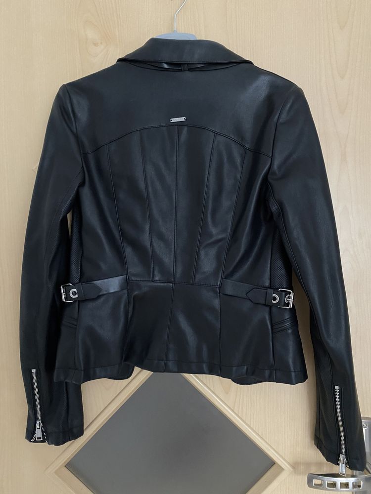 Czarna kurtka ramoneska skórzana guess r XS