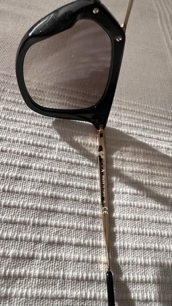 Oculos de sol Prada
