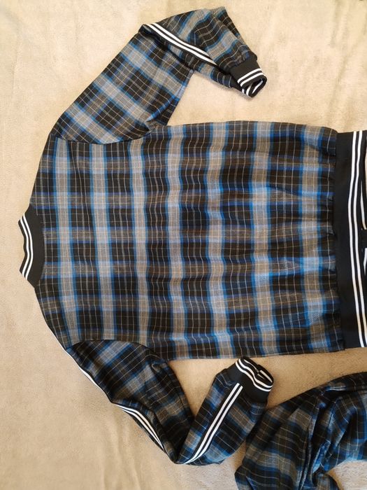 Клетчатый серый костюм с бомбером. Чоловічий костюм з бомбером