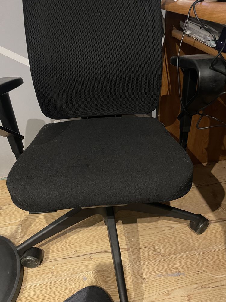 Krzesło biurowe-Fotel LightUp czarny