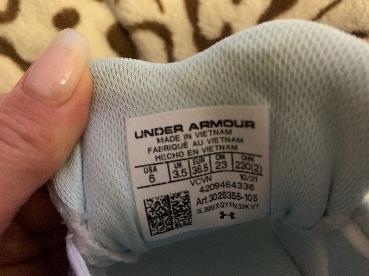 Кросівки "UNDER ARMOUR" розмір 35.5-36.Оригінальні придбані в Англії.