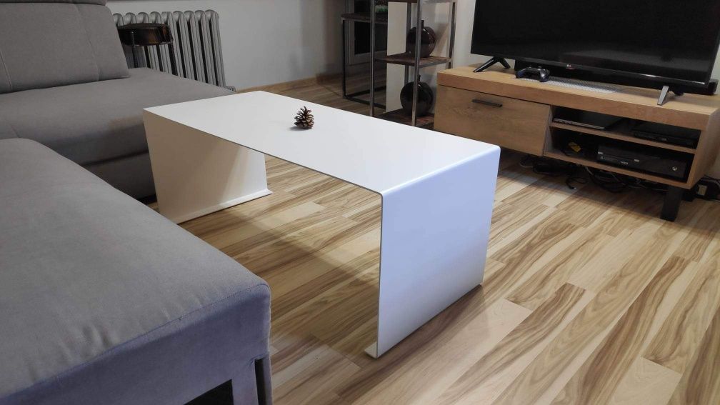 Minimalistyczna Biała Ława w stylu nowoczesnym modern