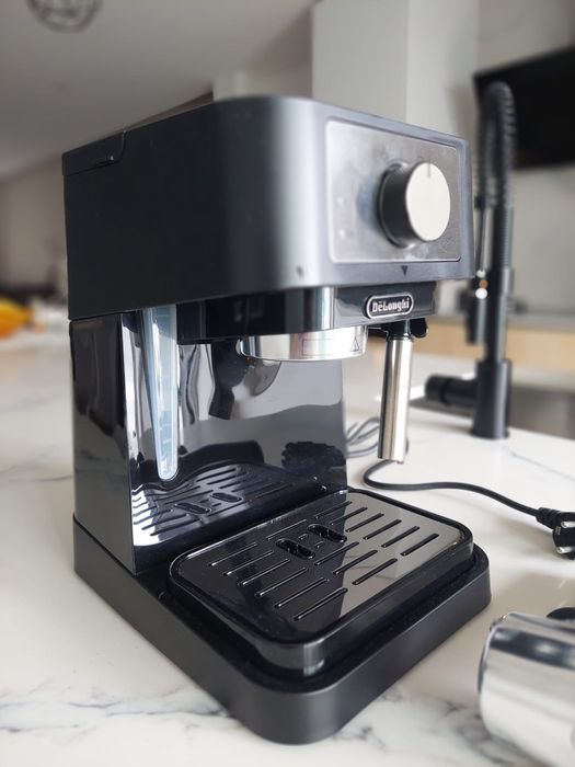 Maquina Café nova Delonghi Stilosa + Moinho Caso Design