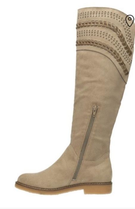 Високі красиві сапоги