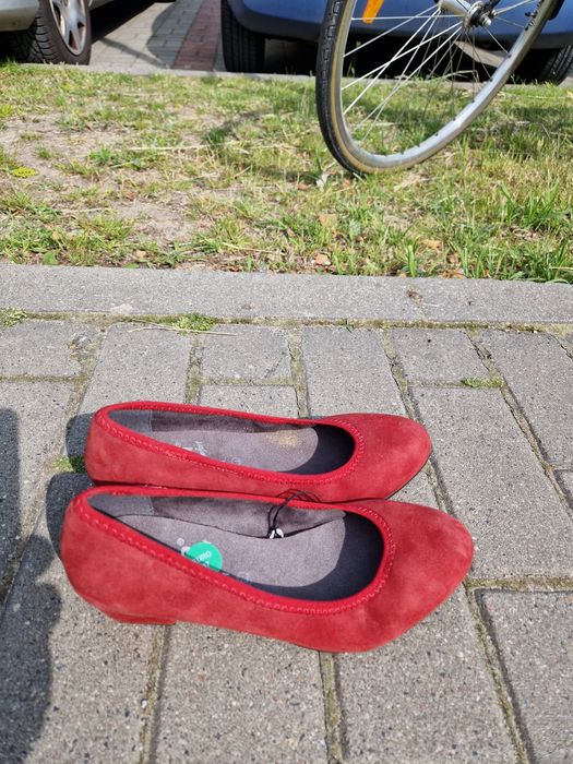 Czerwone czółenka rozm. 37