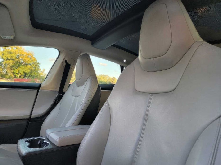 Tesla Model S      2013