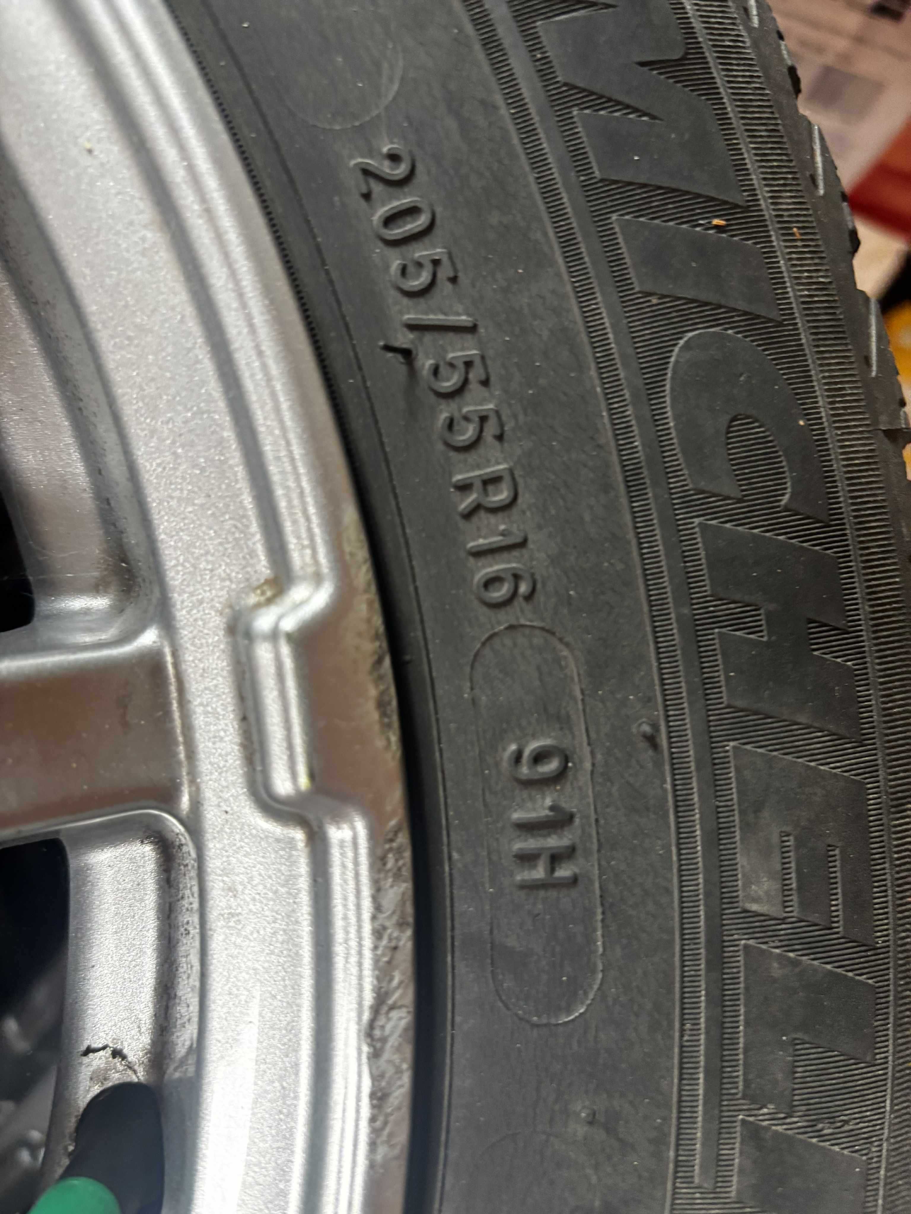 Felgi aluminiowe CMS C8 + opony Michelin 205/55 R16 – komplet