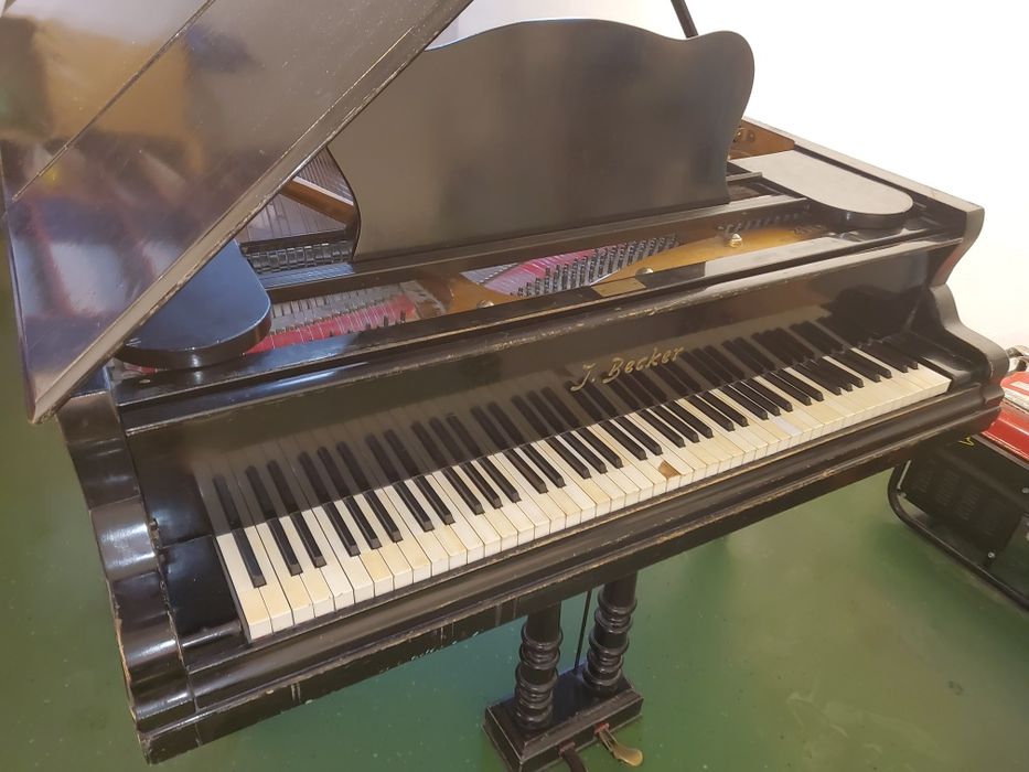 Fortepian Jacob Davidovich Becker (Bekker) pianino 1904 - 1914 J.Becke