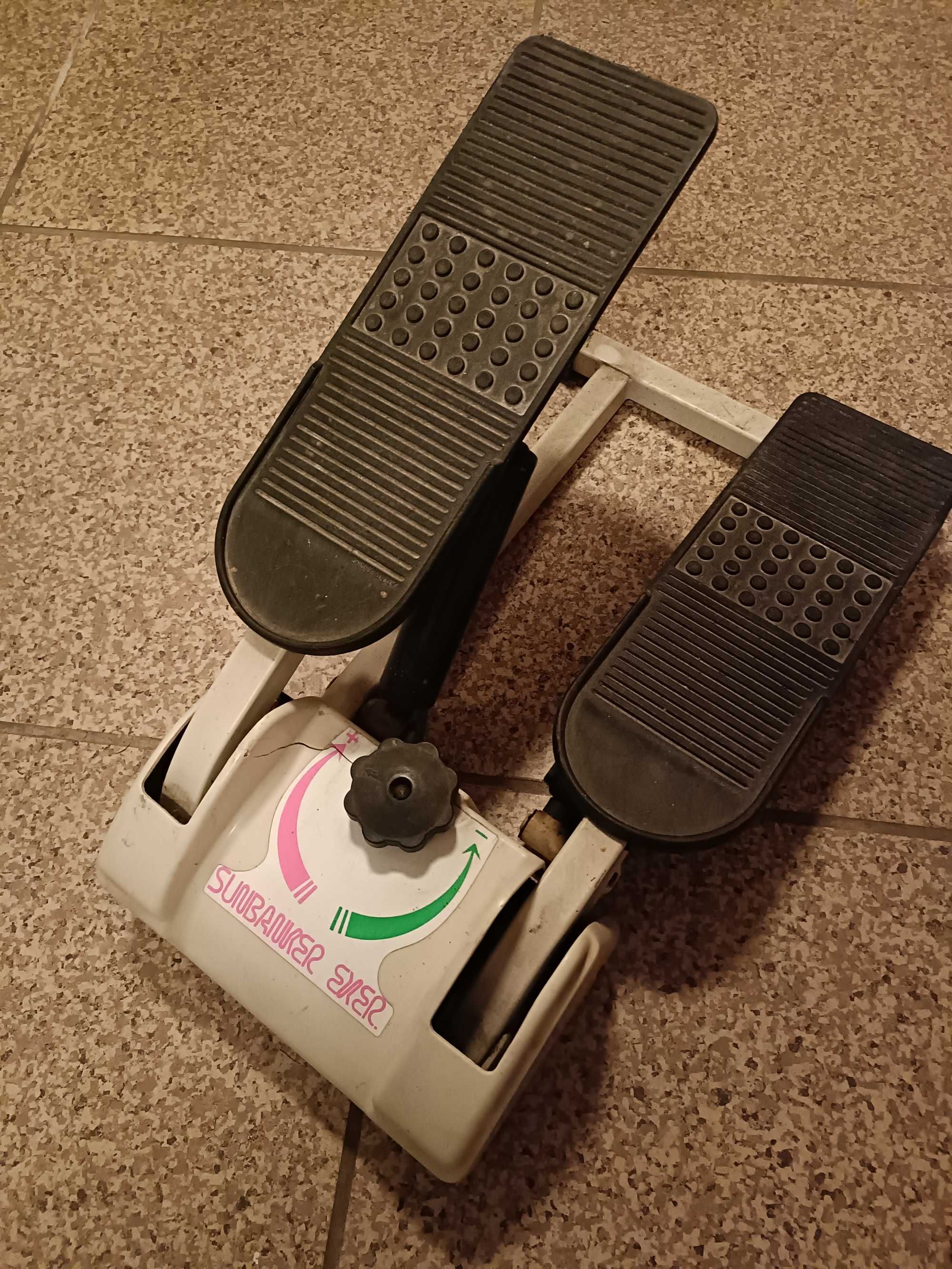 Stepper sprzęt do ćwiczeń stepy