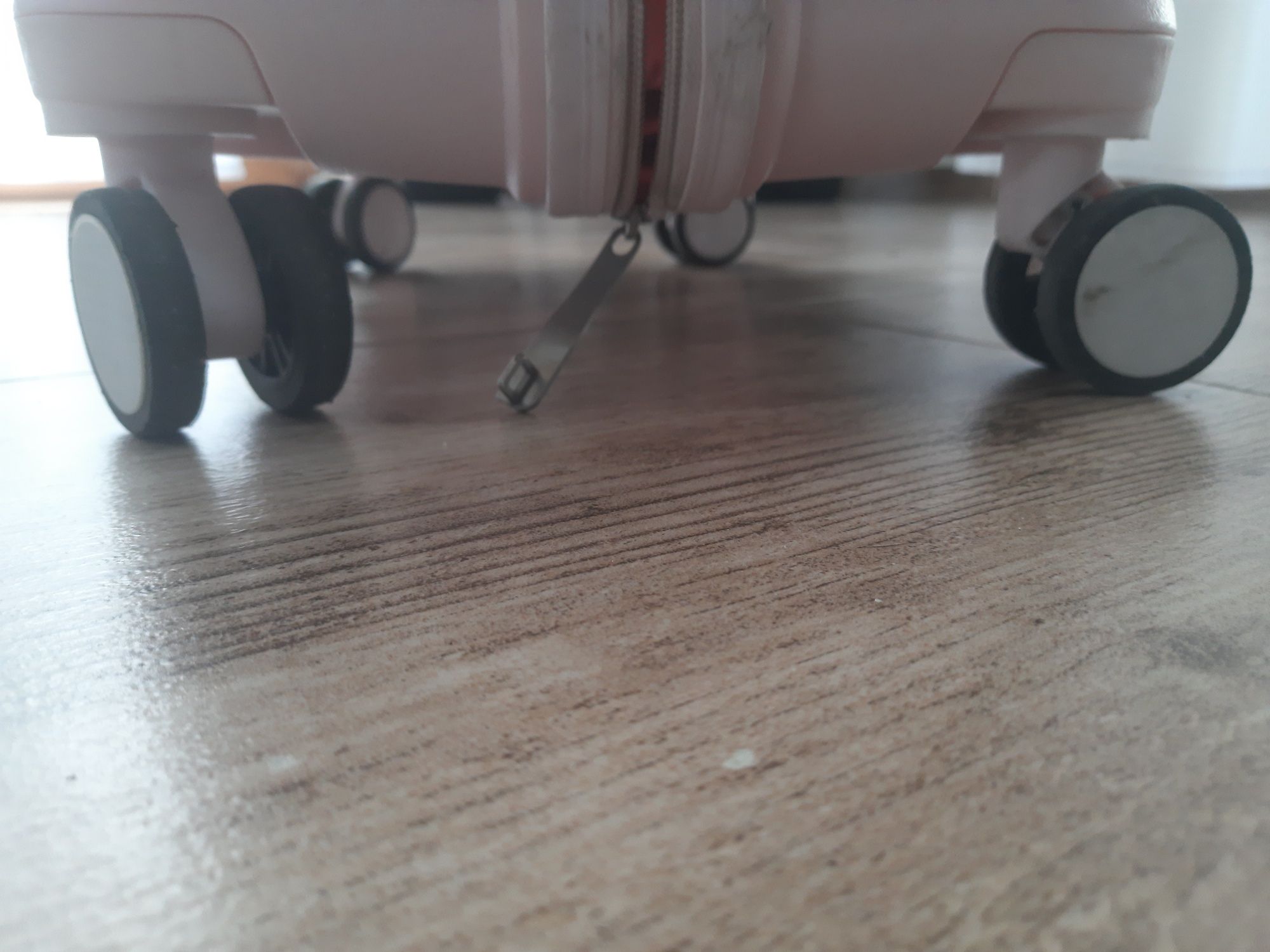 Części do walizki Wings kółka uchwyty itp
