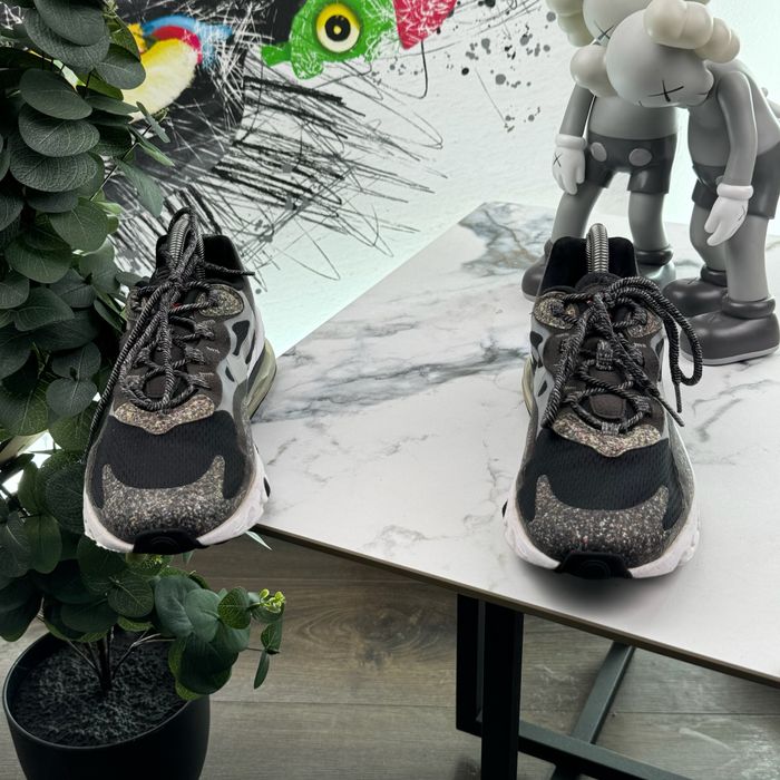 Кросівки Nike Air Max 270 React 38.5 розмір E1057