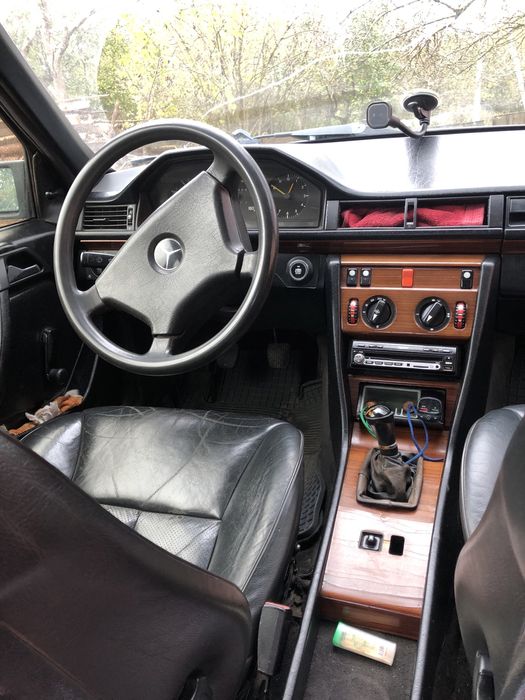 Продам мерседес 124