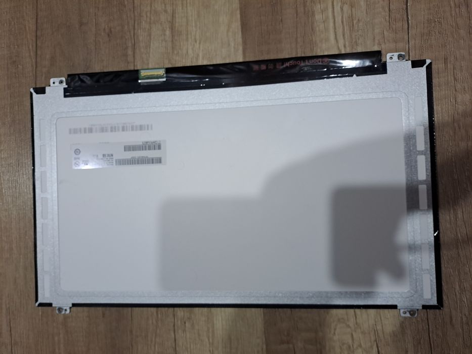 Продам Дисплей і батерею ноутбук HP