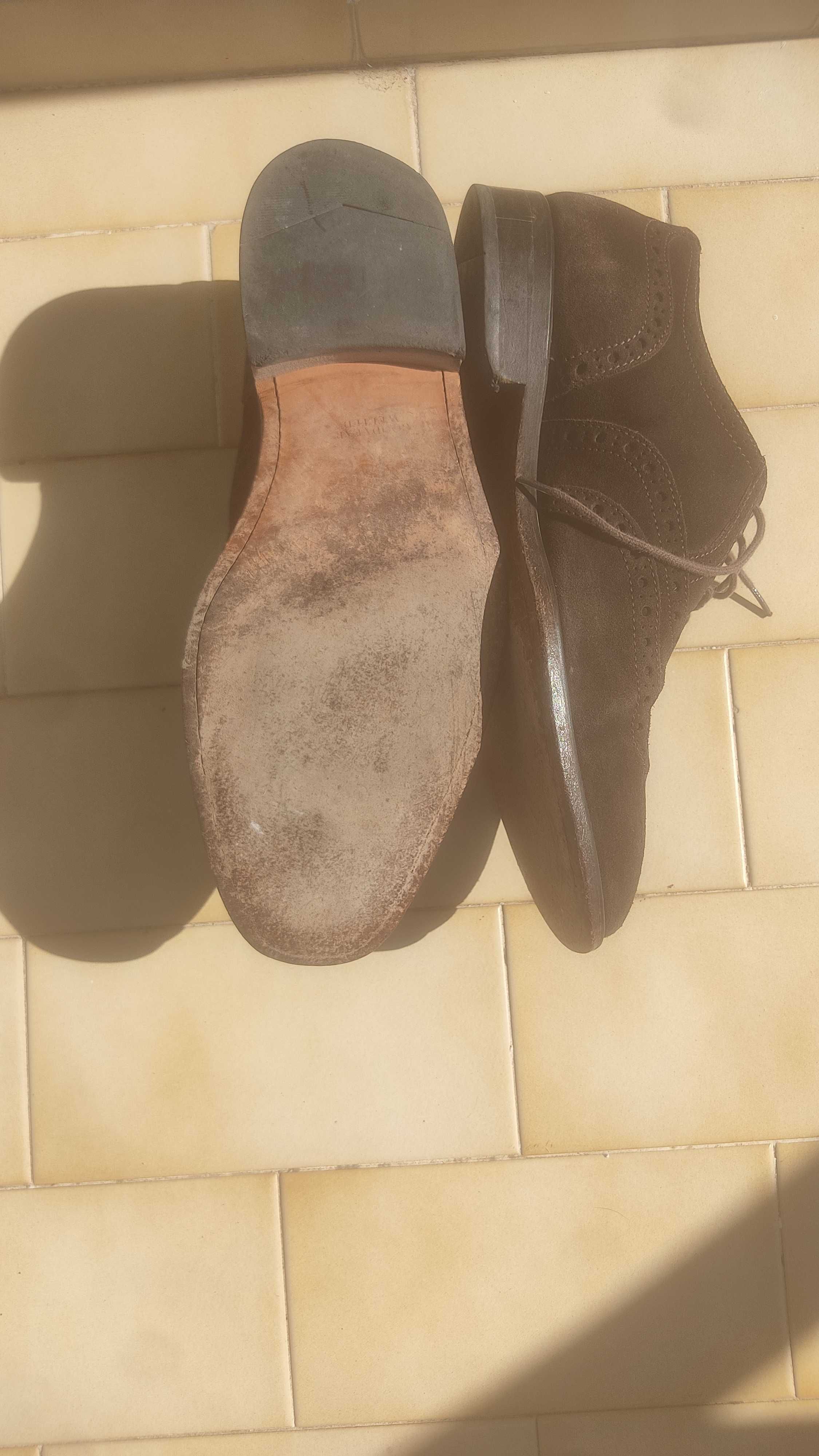 Sapatos de camurça