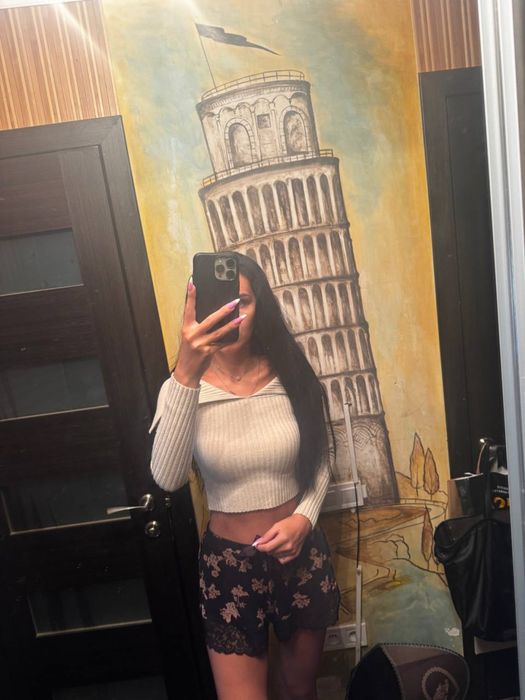 Кофтинка Bershka на підлітка !