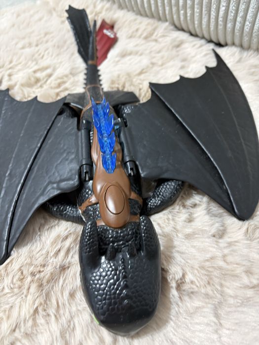 Szczerbatek z filmu "Jak wytresować smoka"