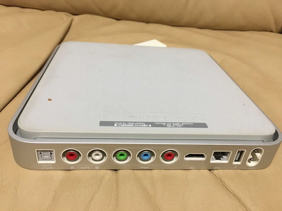 Old Apple TV, but still works like new, almost never used.64551209421697122