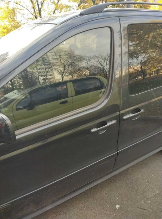 Авто  Мерседес Vaneo  1.9,, газ, с 2026 декларація, 2 к-та  РЕЗИНИ