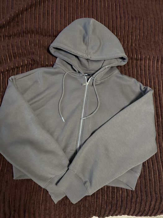 Зіпка толстовка вкорочена трендового кольору