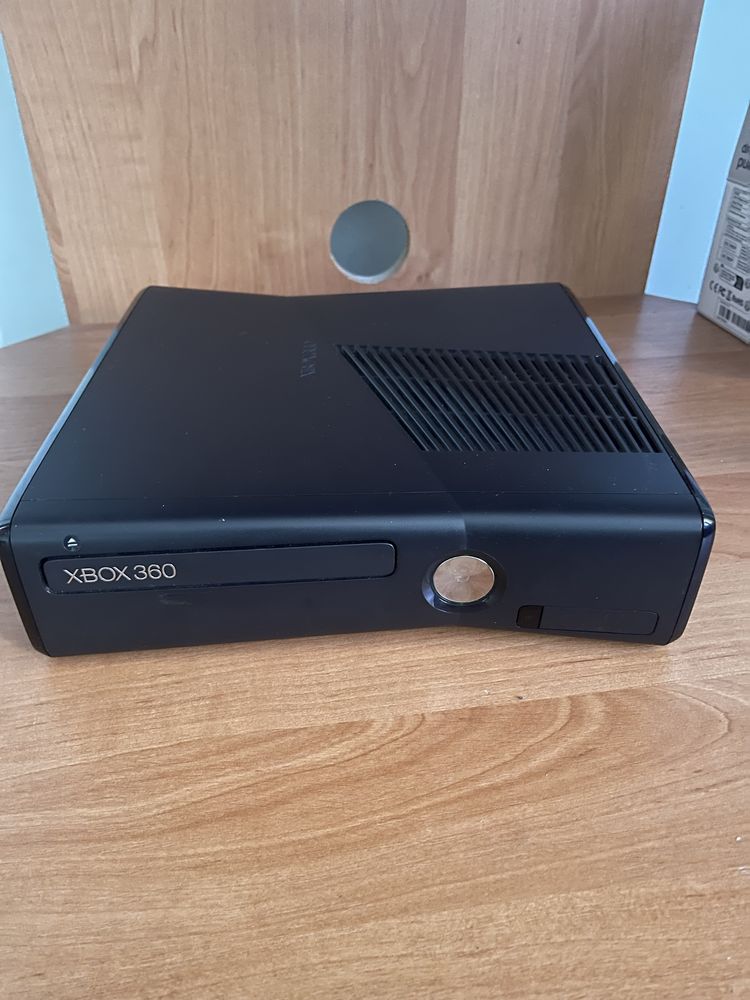 Продам Xbox 360 freeboot