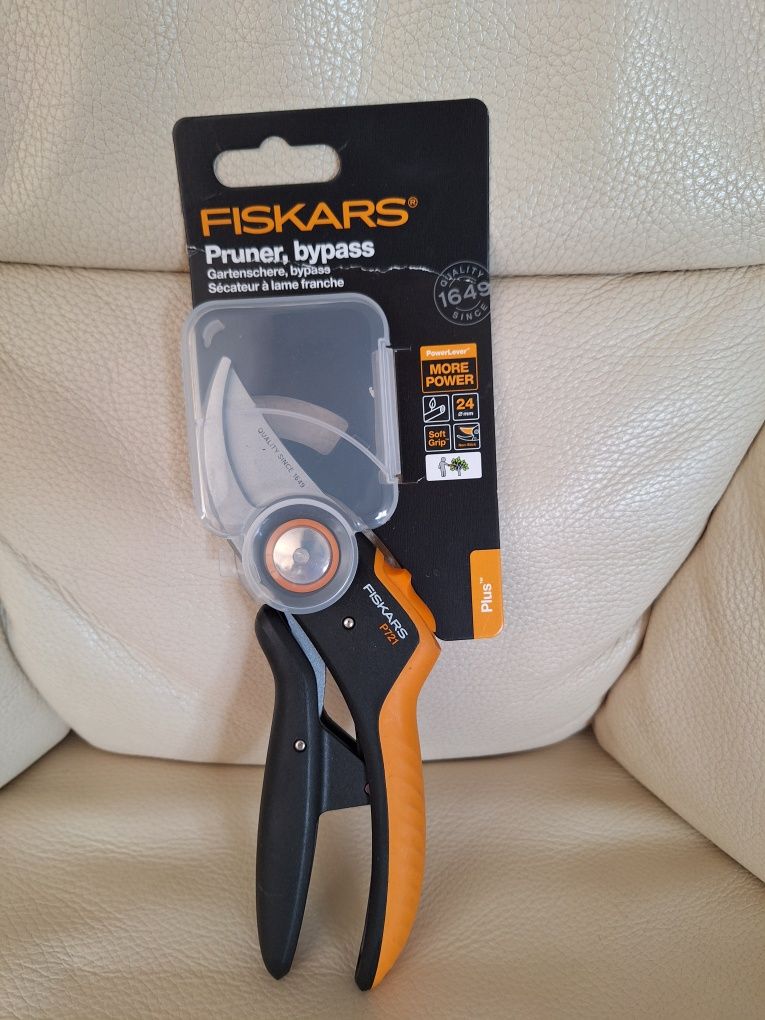 Nożyce ręczne Fiskars 24 cm P721 sekator