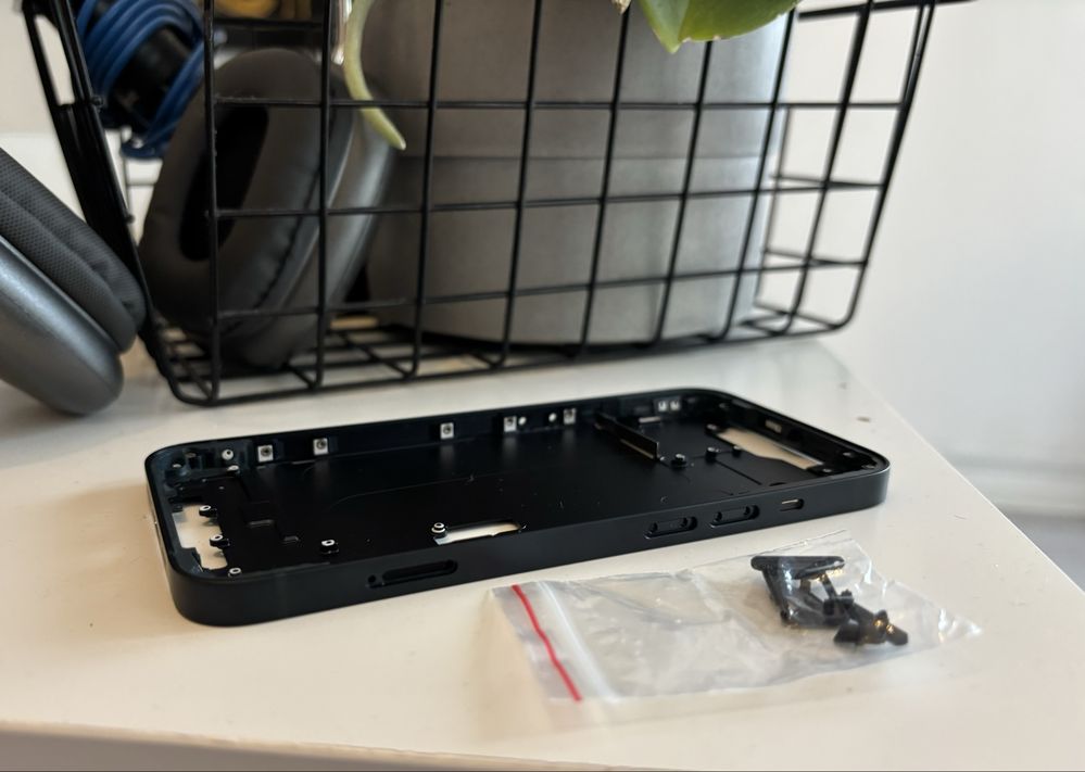 Chassis iphone 14 com peças de volume e som