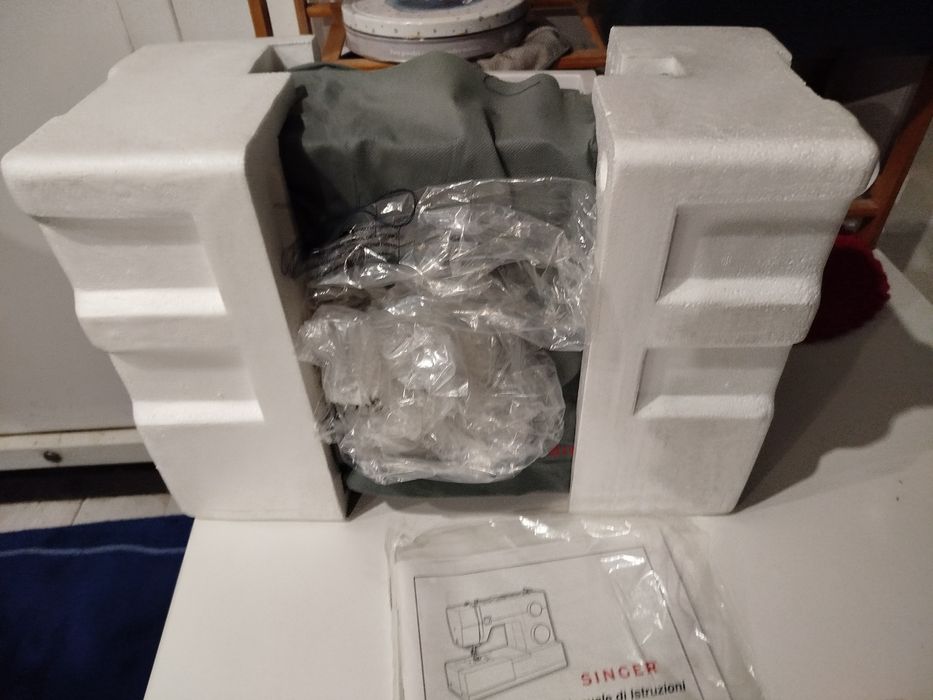 Máquina de costura heavy duty 4411