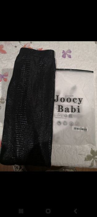 Saia justa com racha