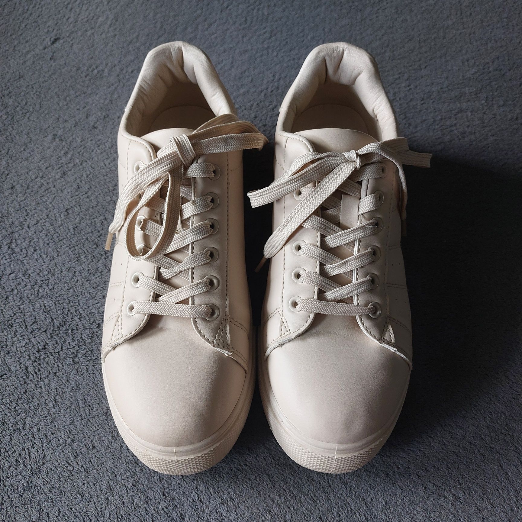 Sneakersy kremowe 39