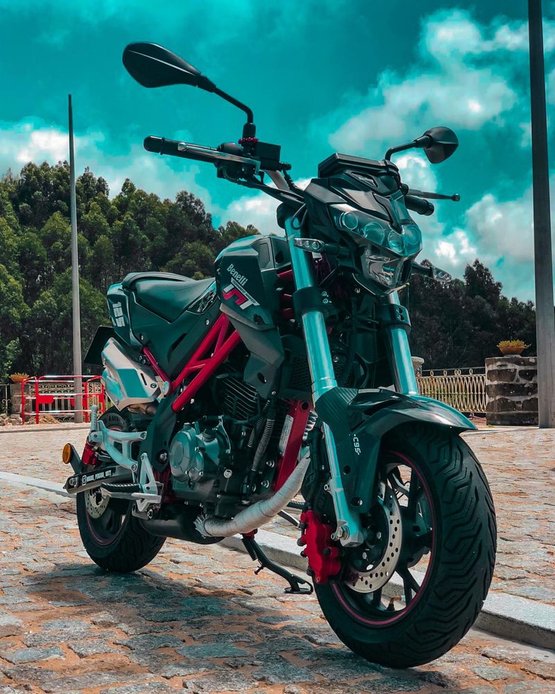 Benelli TNT 125 preta