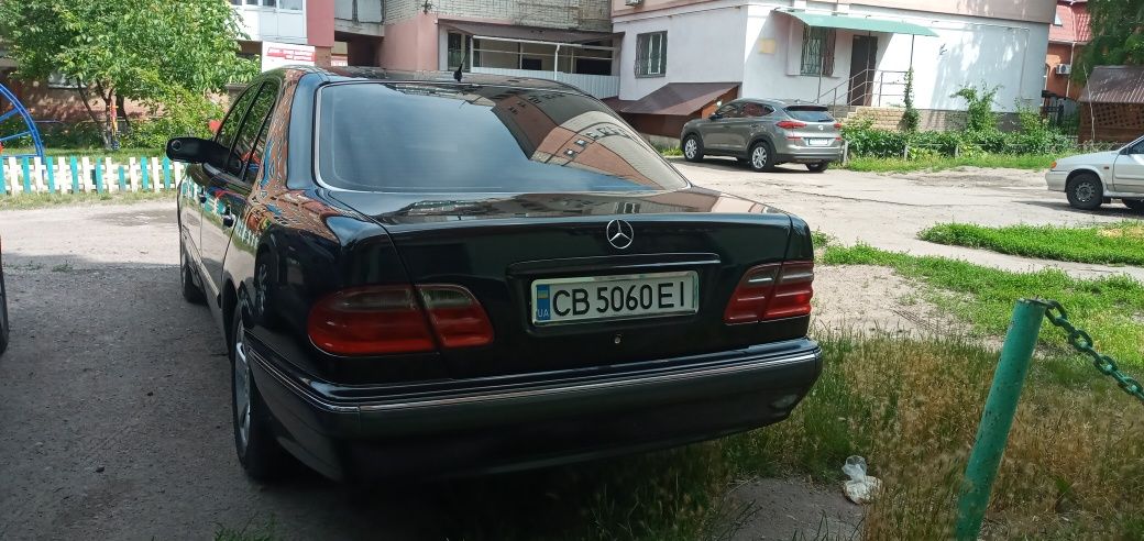 Продам Mersedes E240