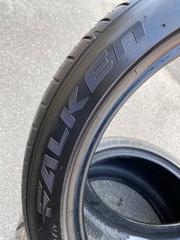 255/40 R19 Falken Azenis пара шин летних.