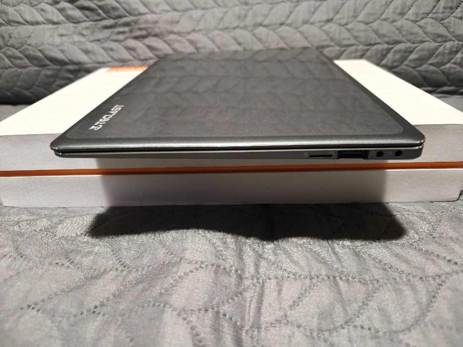 Laptop z Windows, 6 GB RAM, 128 GB SSD jak nowy