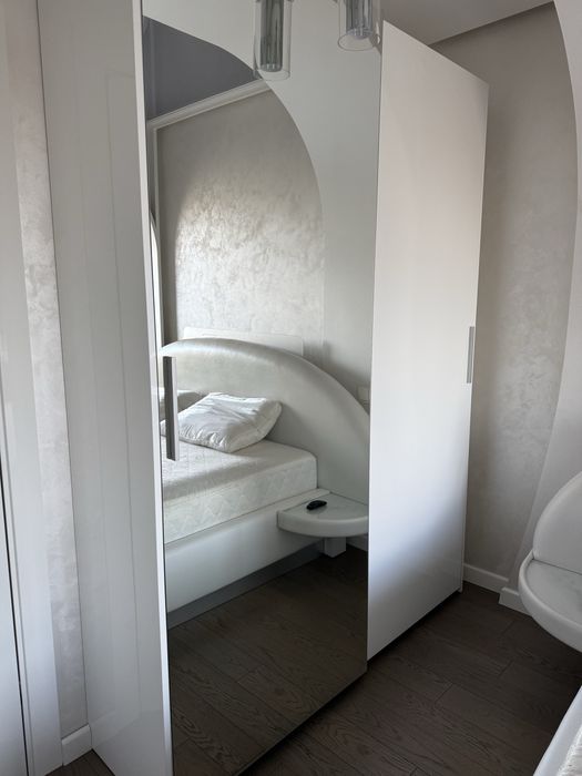 Мебель для спальни шкаф кровать тумбы матрас