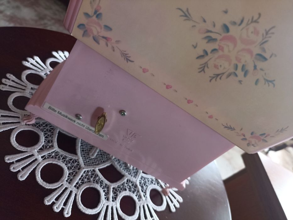 Szkatułka z pozytywką