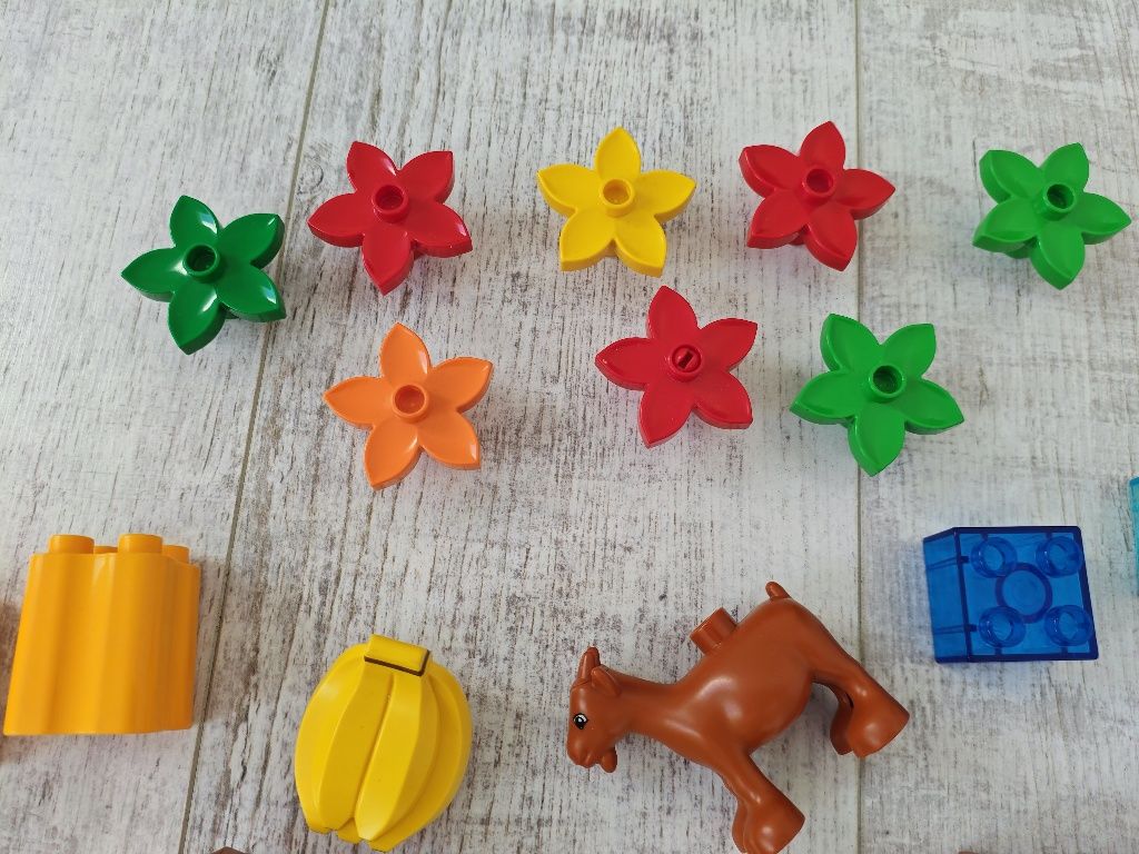 Lego Duplo figurka koza kwiaty koryto banany skrzynka zestaw